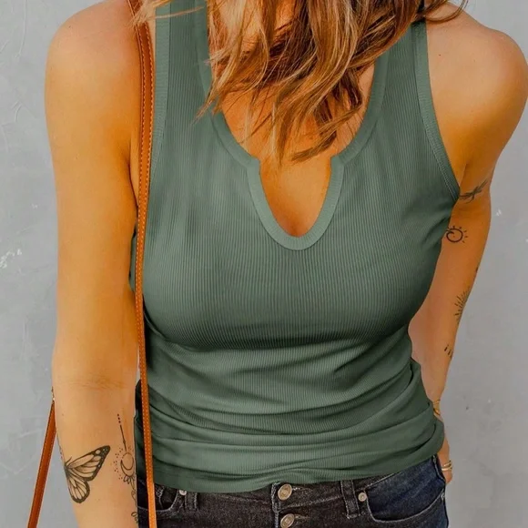 011 Solid Ribbed Fitted Tank Top - Picture 2 of 5